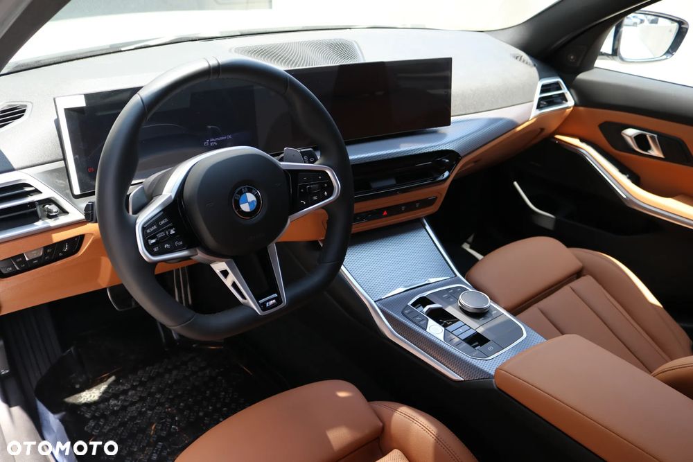 BMW Seria 3 330i xDrive M Sport - 9