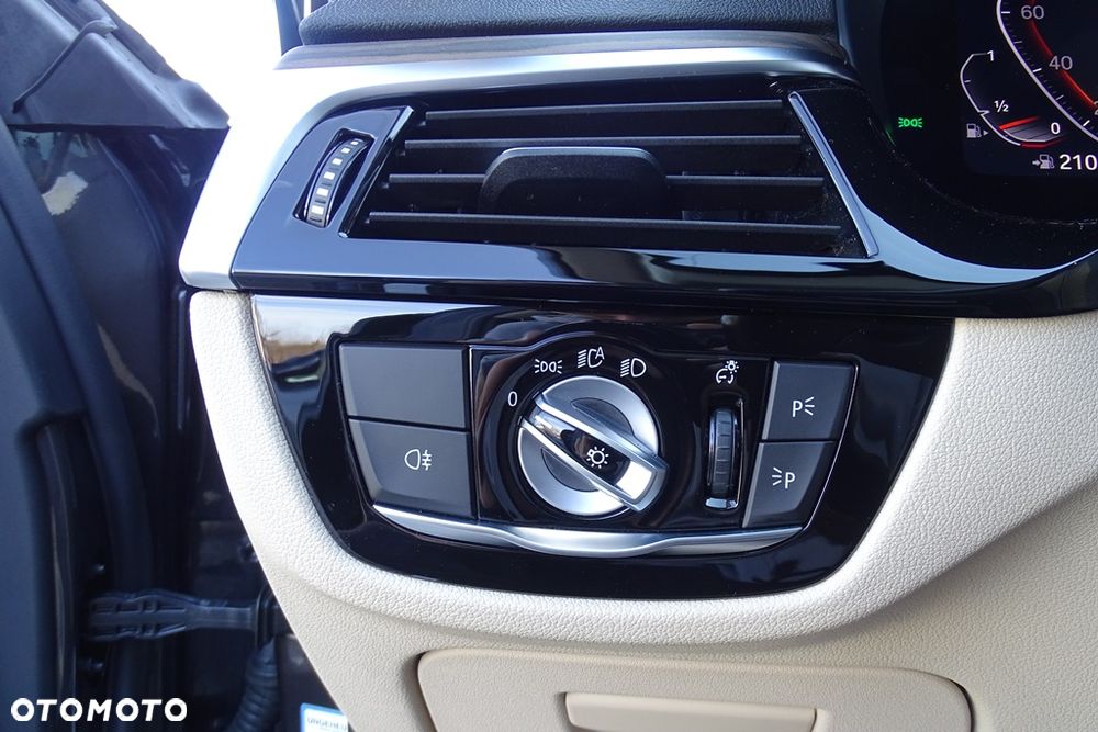 BMW Seria 5 530i Sport Line - 29