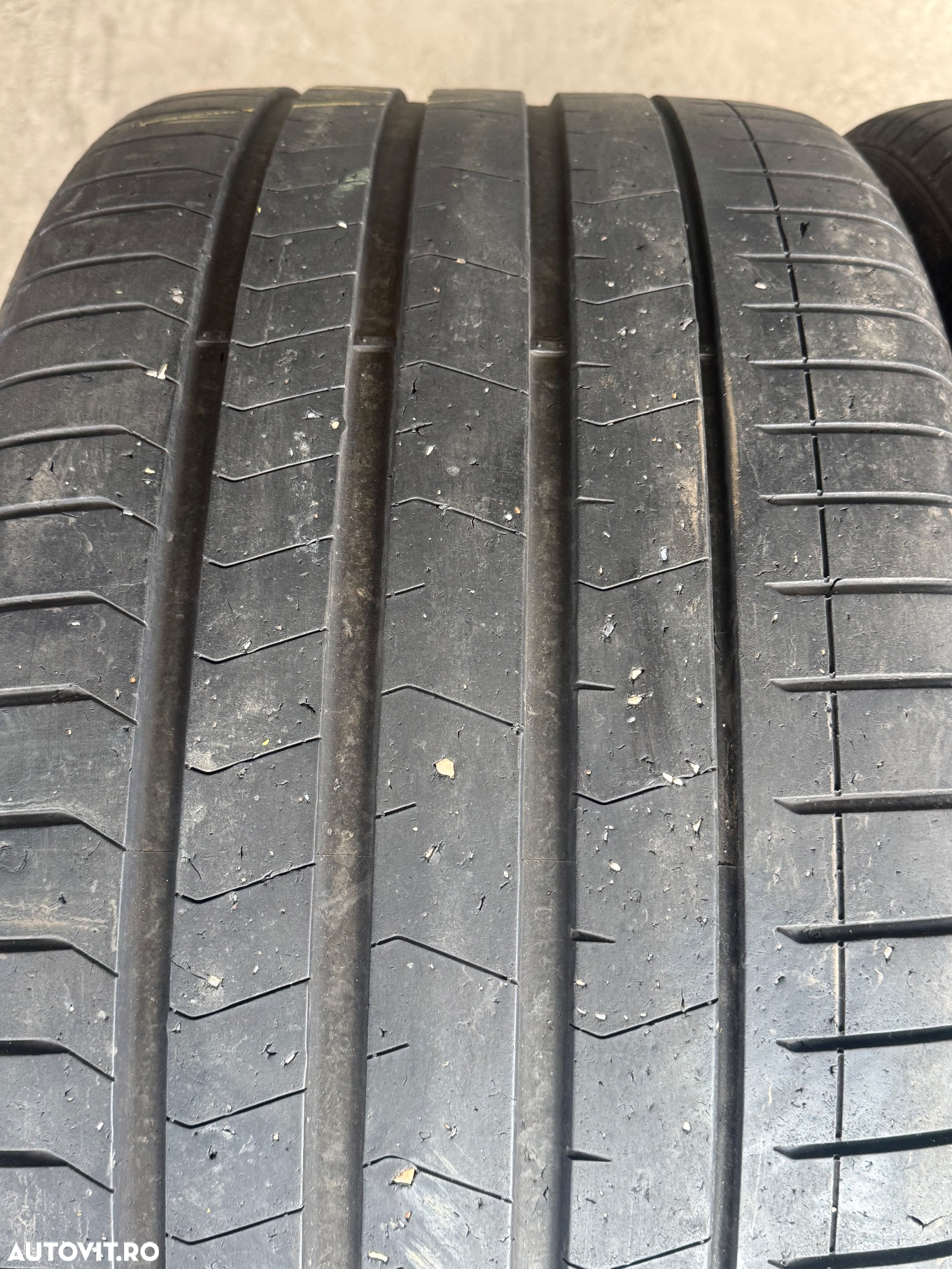 Vând 2 anvelope 315/30/22 Pirelli de vară ca noi - 3
