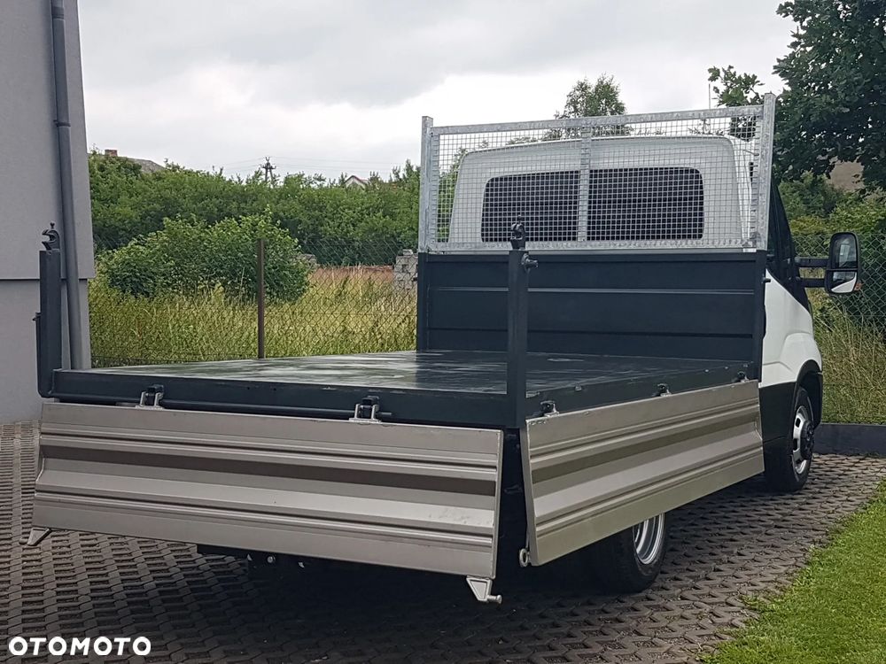 Iveco 35C15 WYWROTKA 3 STRONNA KIPER 3,20x2,06 BLIŹNIAKI KLIMA MANUAL 6-BIEGÓW HAK - 26