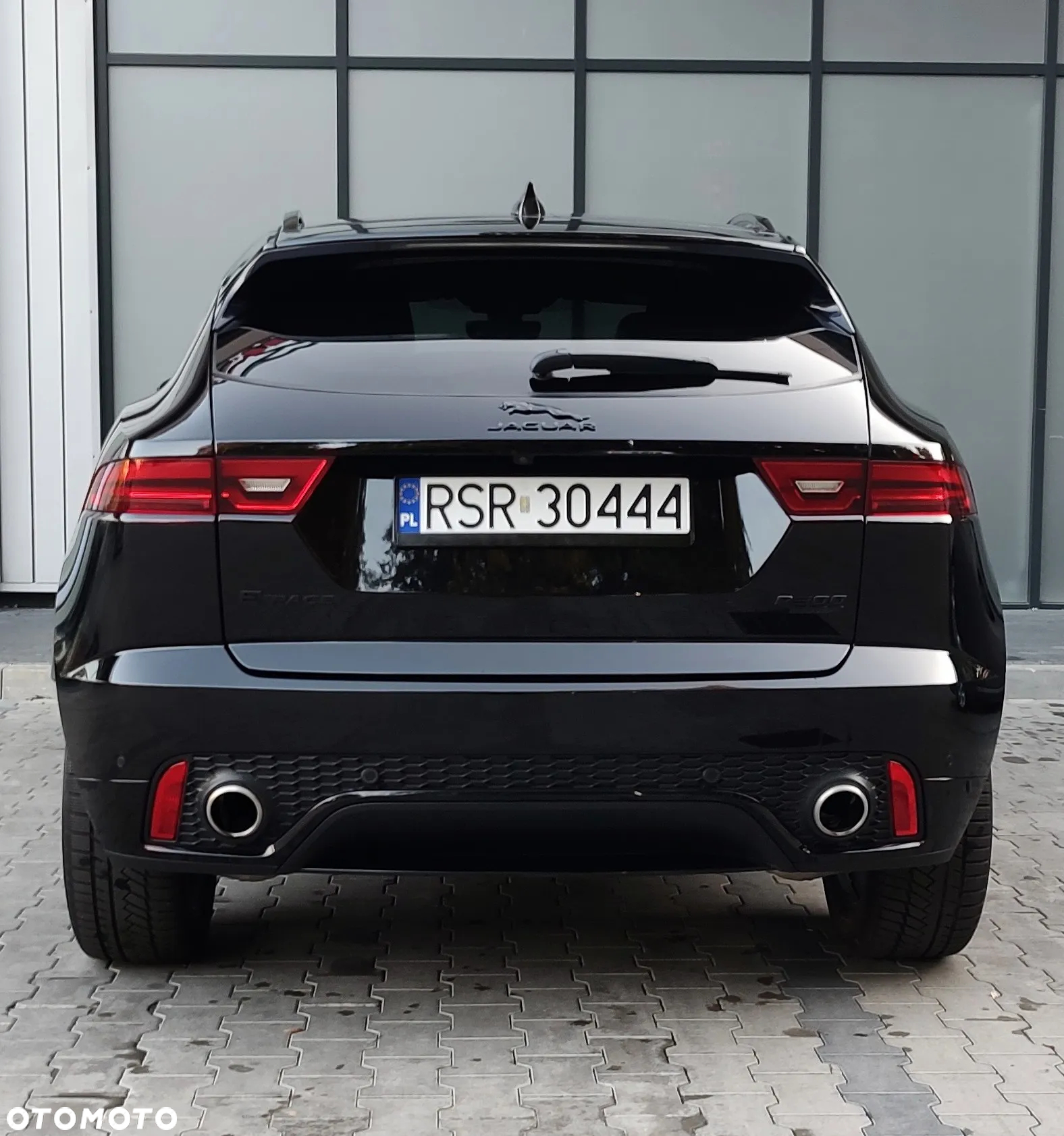 Jaguar E-Pace P300 AWD R-Dynamic SE - 8