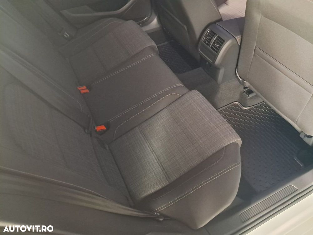 Volkswagen Passat - 18