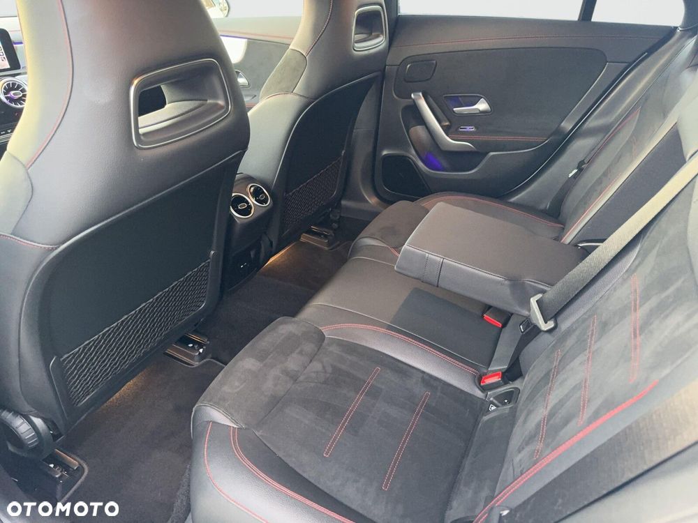 Mercedes-Benz CLA - 21