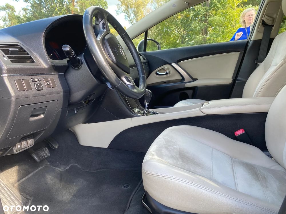 Toyota Avensis 1.8 Premium MS - 13