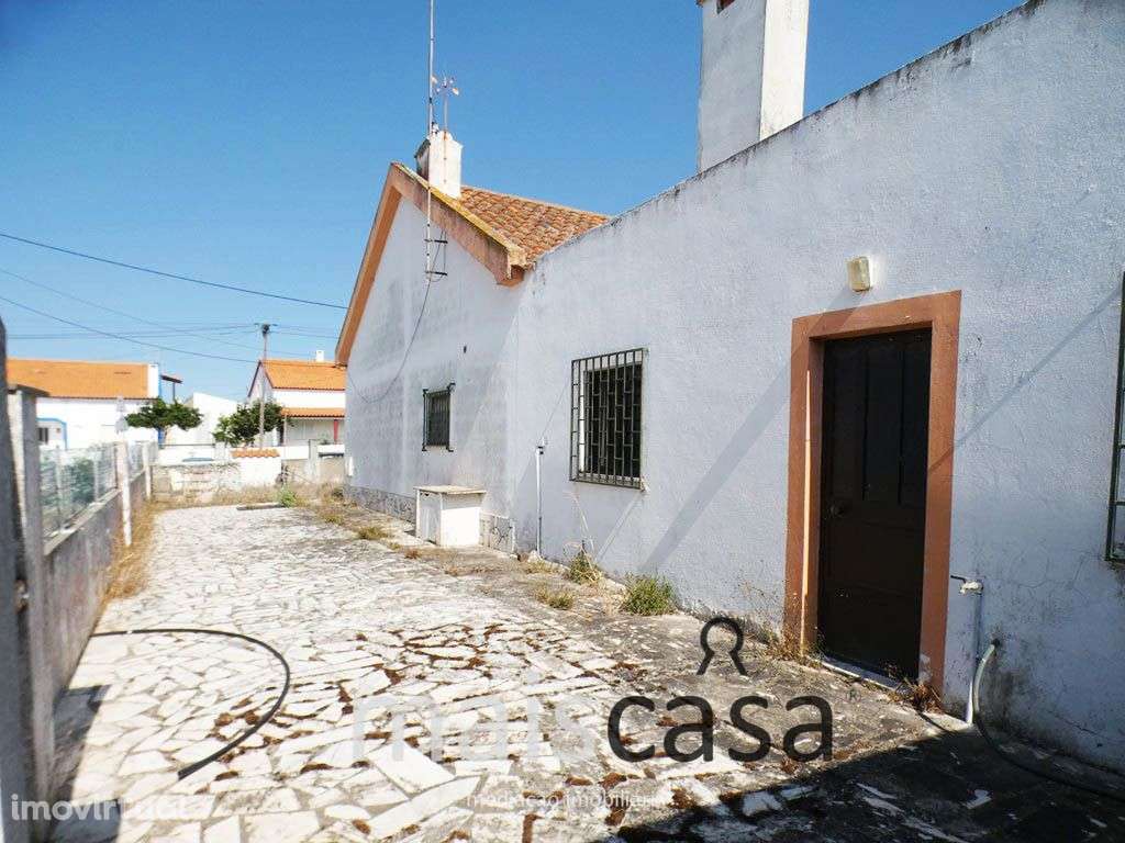 Moradia T2 com Quintal, Anexos e Garagem ! - Grande imagem: 4/20