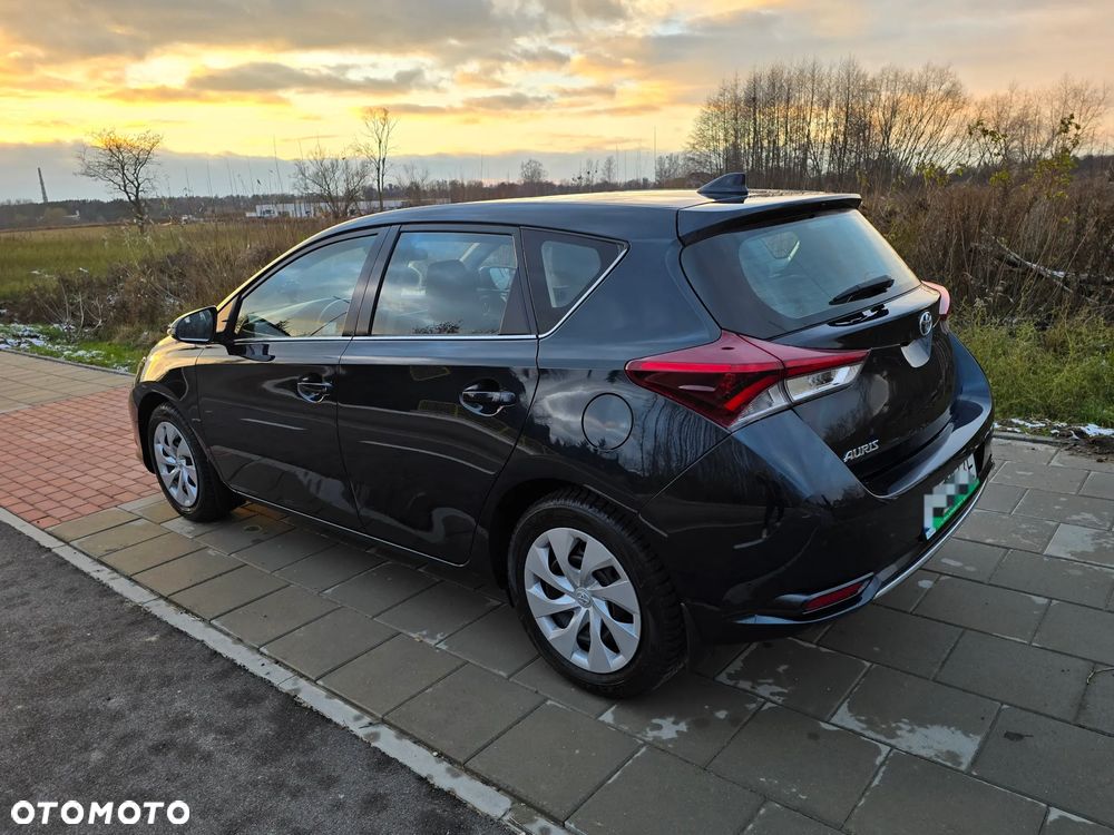 Toyota Auris 1.6 Premium - 21