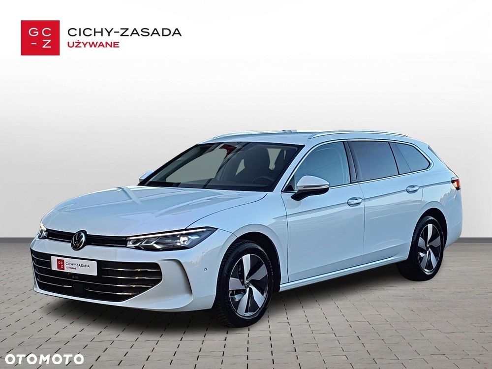 Volkswagen Passat - 1