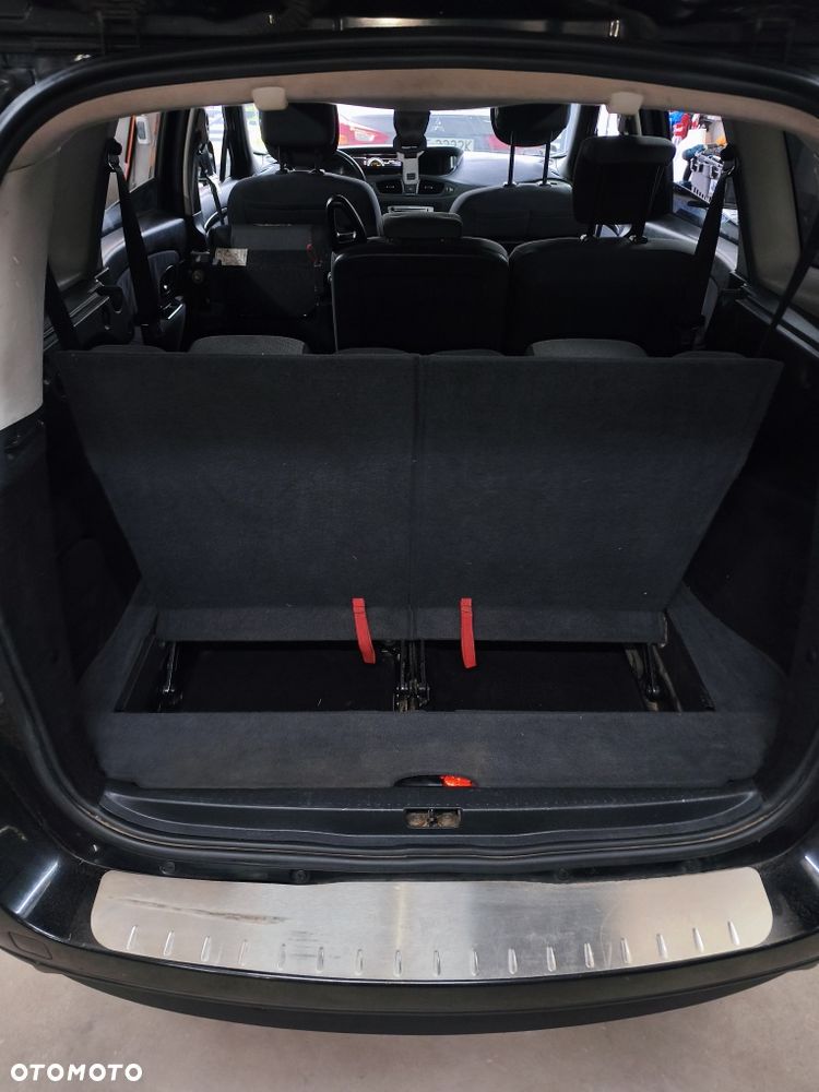 Renault Grand Scenic - 8