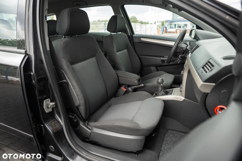Opel Astra 1.7 CDTI Essentia - 26