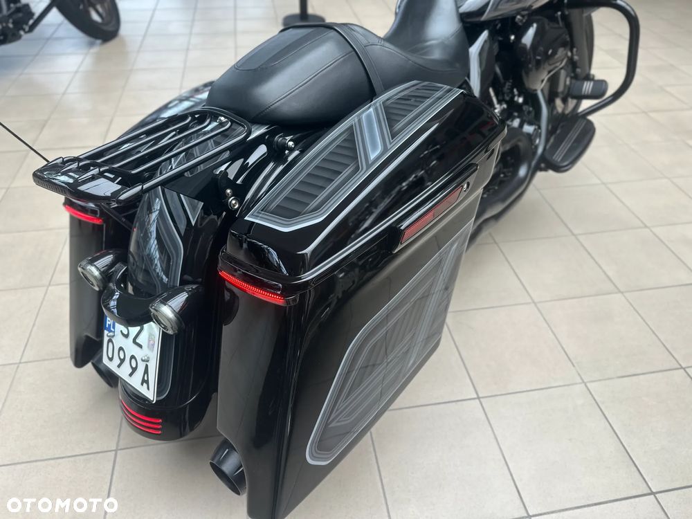 Harley-Davidson Touring Road Glide - 22