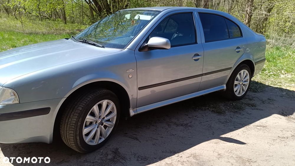 Skoda Octavia 1.6 Ambiente - 5