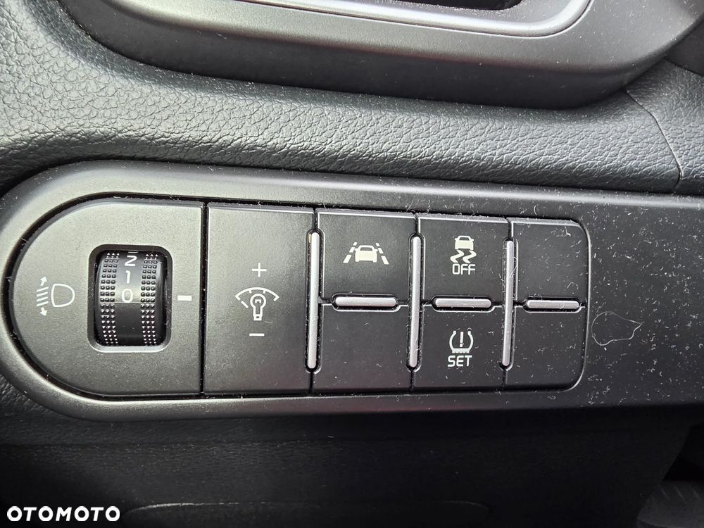 Kia Ceed - 16