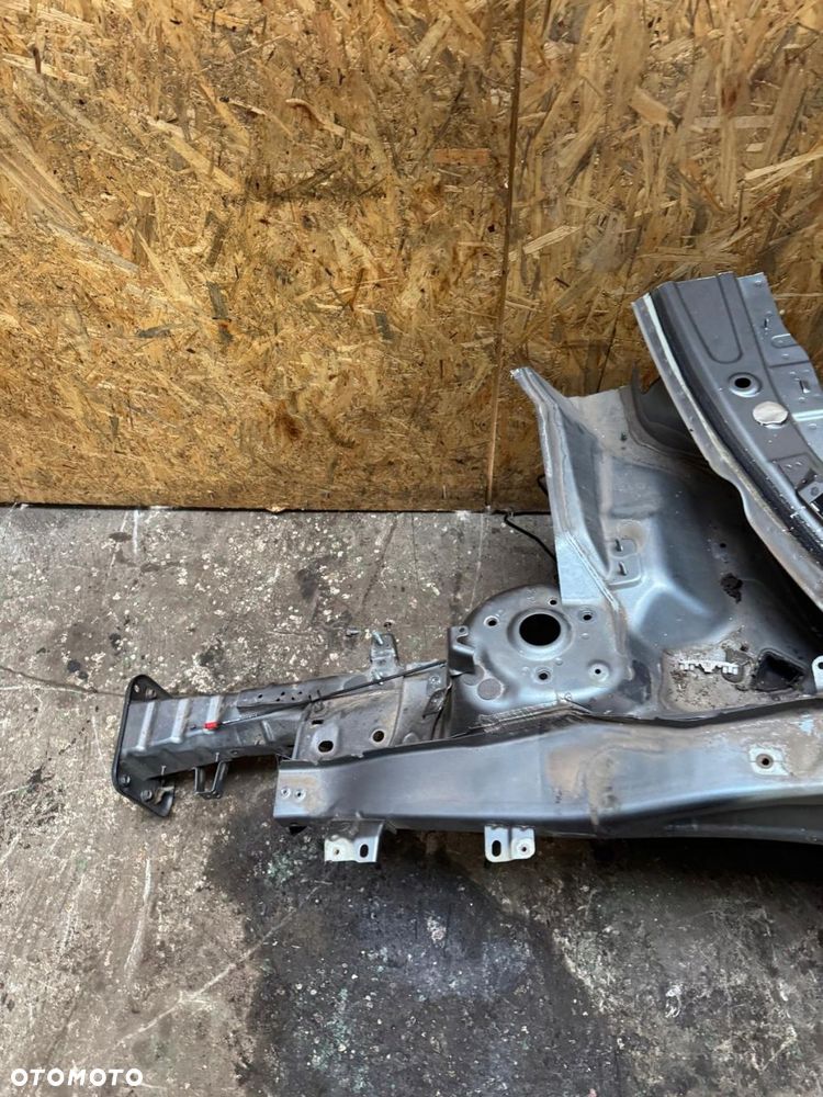ćwiartka lewy przód volvo v40 ii 2012-2018r w-wa 717 - 4