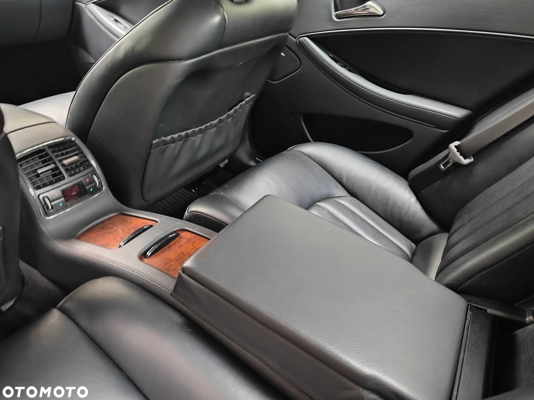 Mercedes-Benz CLS 500 - 26