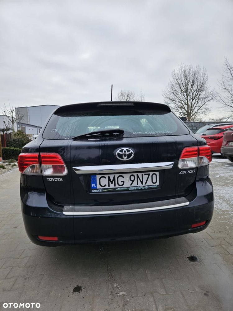 Toyota Avensis 2.0 D-4D Premium - 4