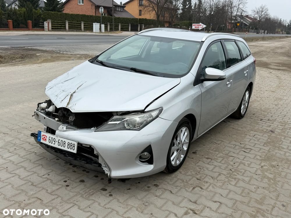 Toyota Auris 1.4 D-4D Design Edition - 1