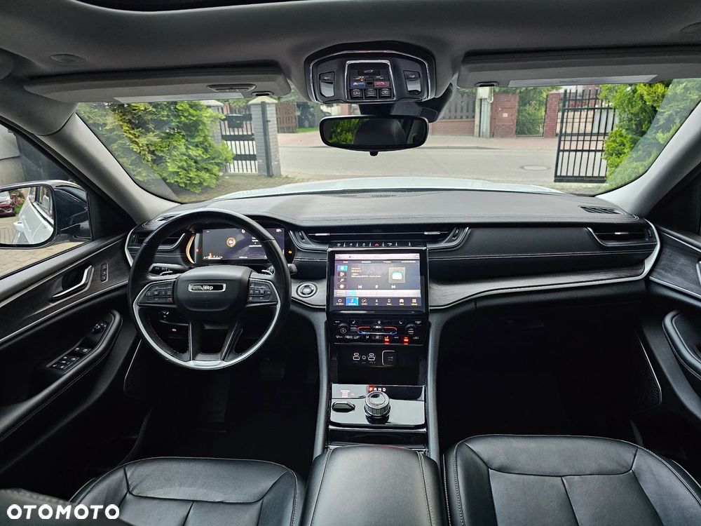 Jeep Grand Cherokee - 19