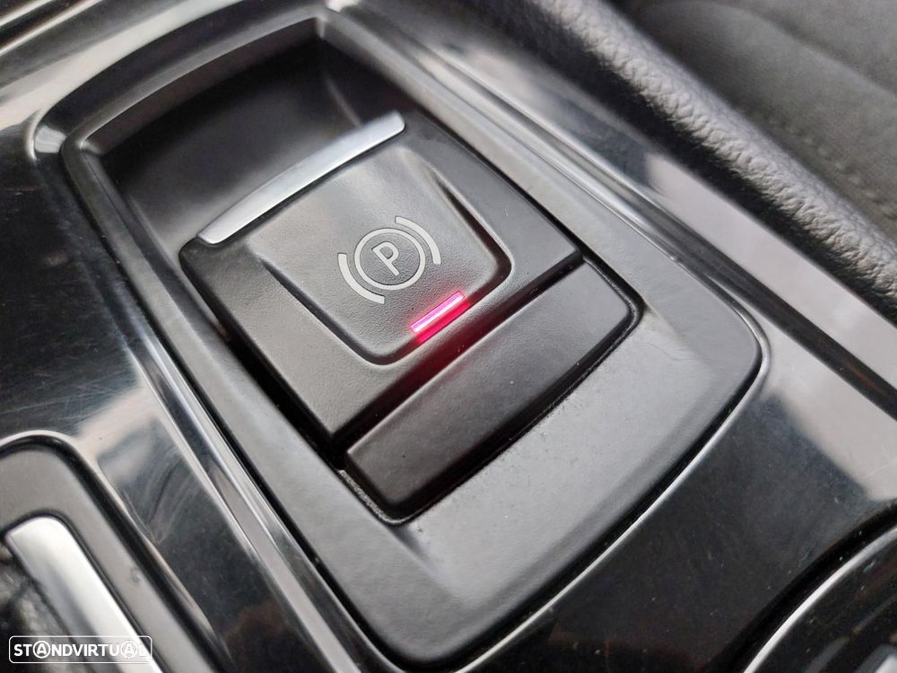 BMW 225xe Active Tourer Advantage - 31