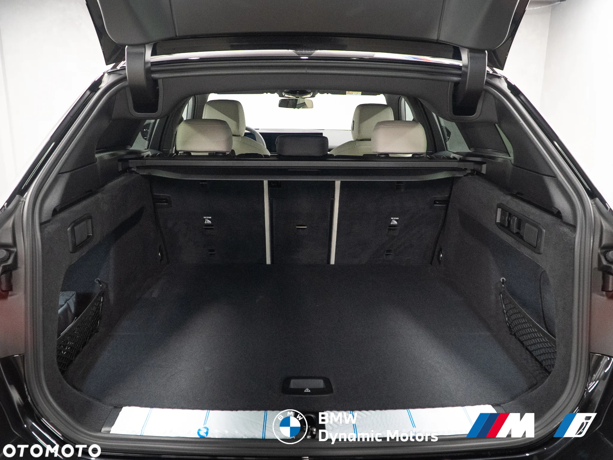 BMW Seria 5 520d xDrive Touring - 12