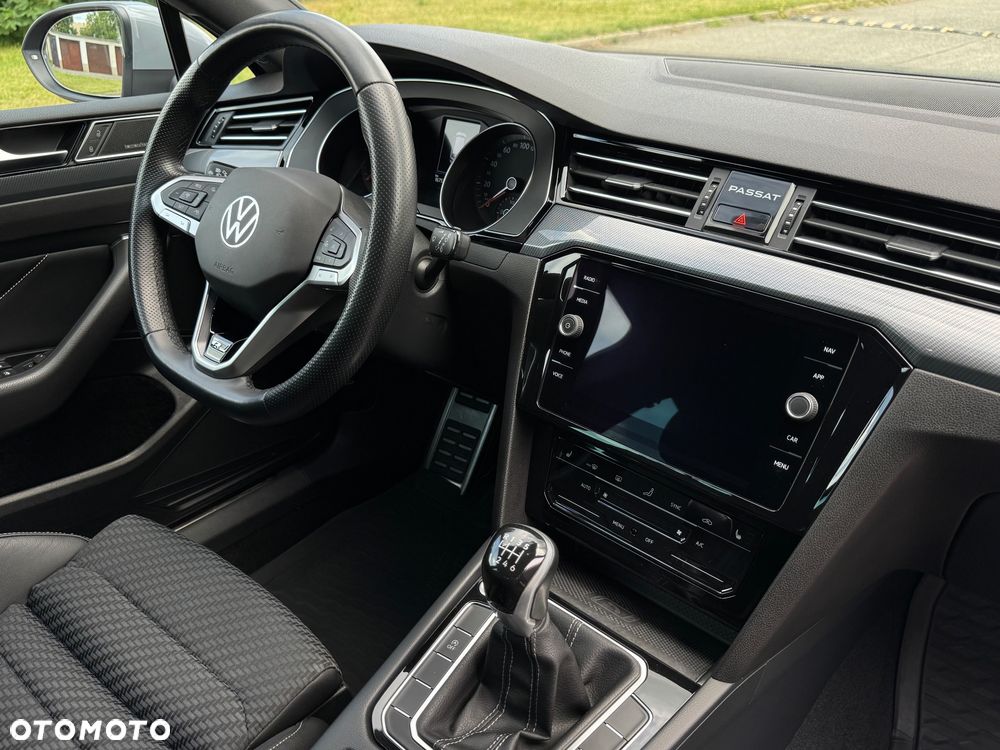 Volkswagen Passat Variant 2.0 TDI SCR Business - 22