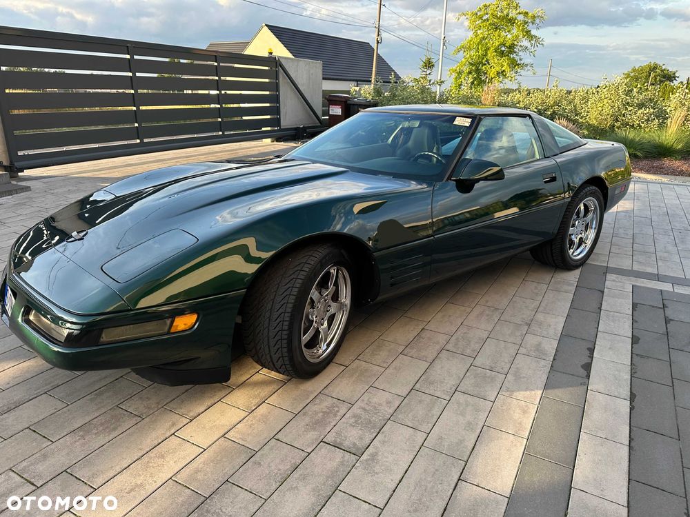 Chevrolet Corvette - 4