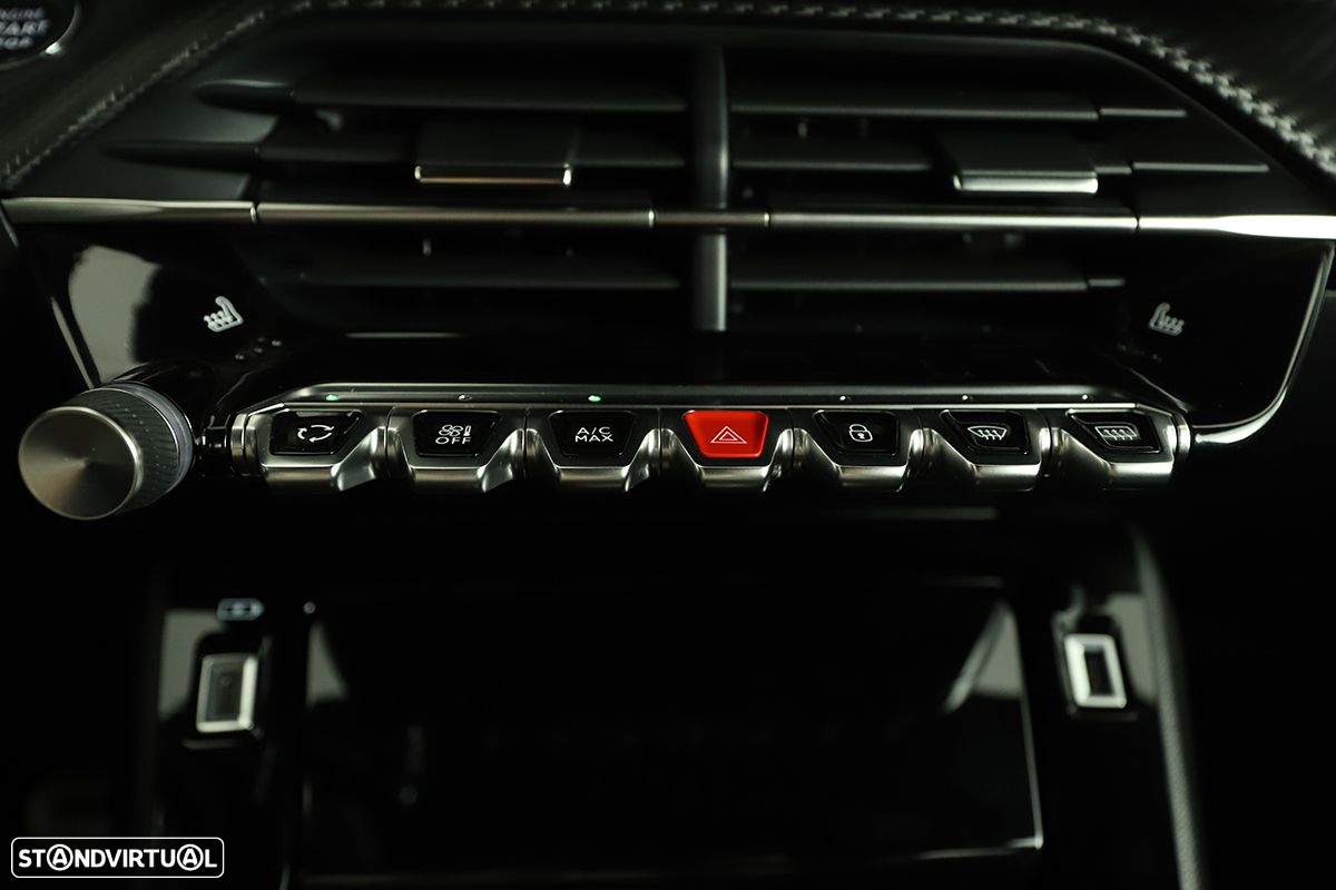 Peugeot 2008 1.2 PureTech GT EAT8 - 13