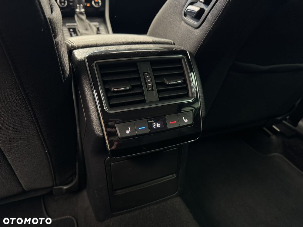 Skoda Superb 2.0 TDI SCR Style DSG - 16