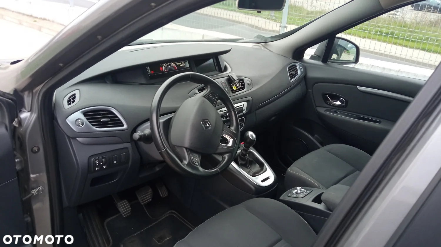 Renault Scenic 1.5 dCi Limited - 6