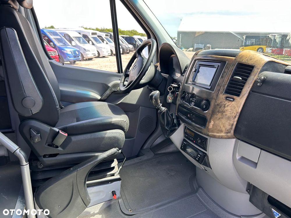 Mercedes-Benz Sprinter 519 - 14