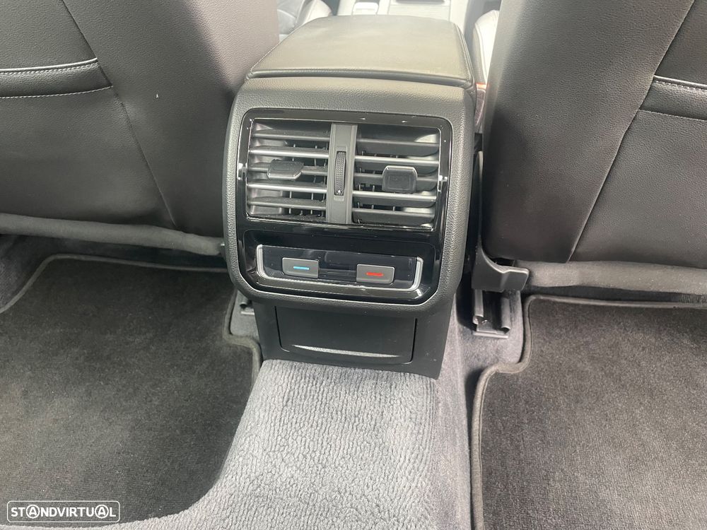 VW Passat 2.0 TDI Highline DSG - 12