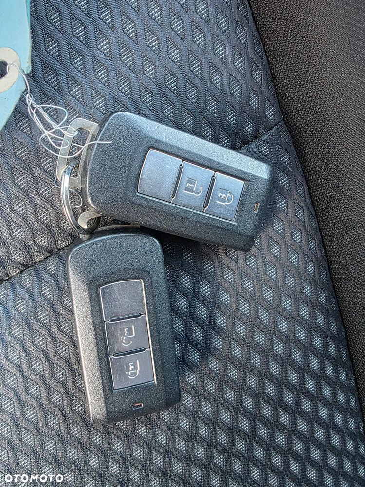 Mitsubishi Outlander - 28