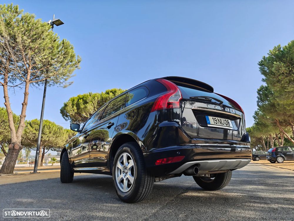 Volvo XC 60 2.0 D4 Momentum Start/Stop - 11
