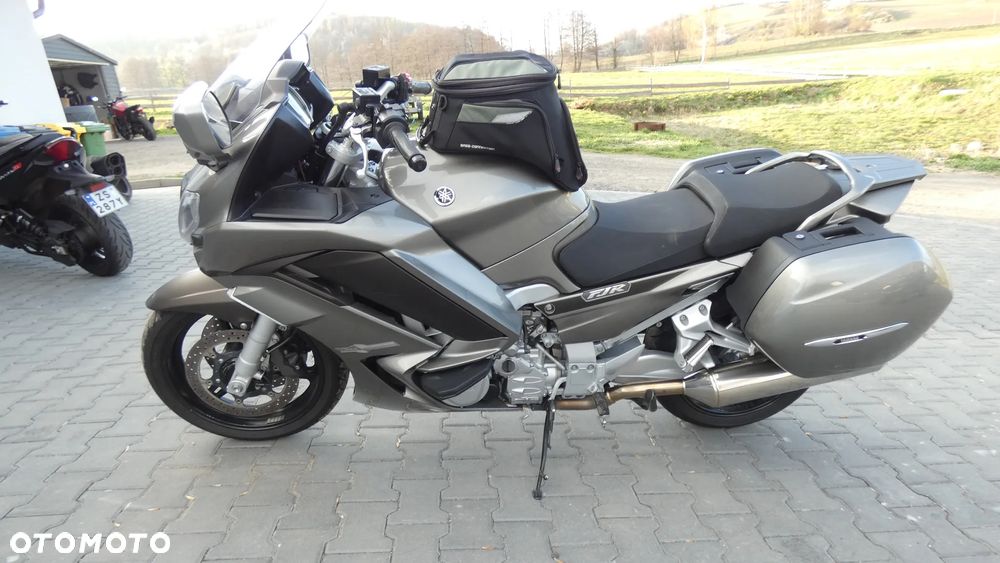 Yamaha FJR - 6