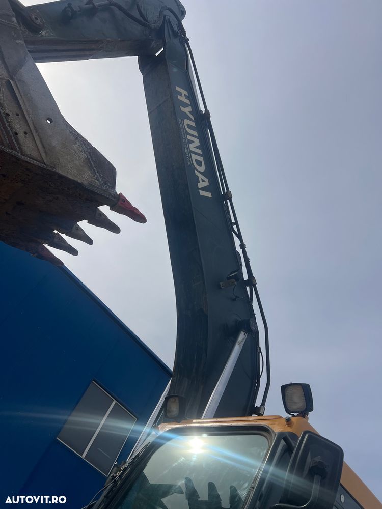 Hyundai R230 LM - 16