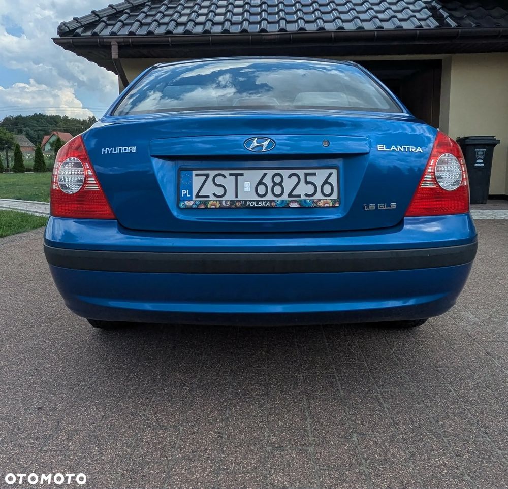Hyundai Elantra 1.6 Comfort - 9