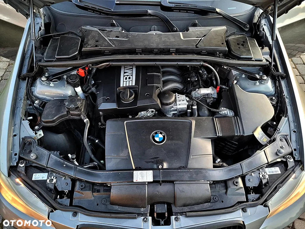 BMW Seria 3 320i - 31