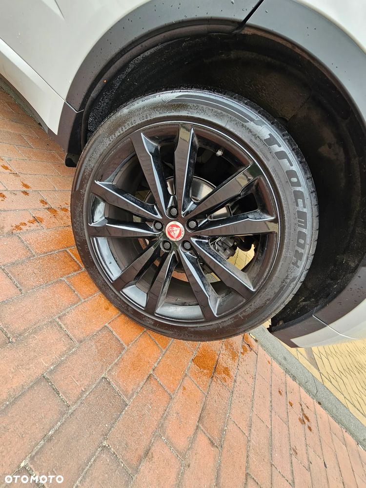 Jaguar E-Pace D150 R-Dynamic - 15