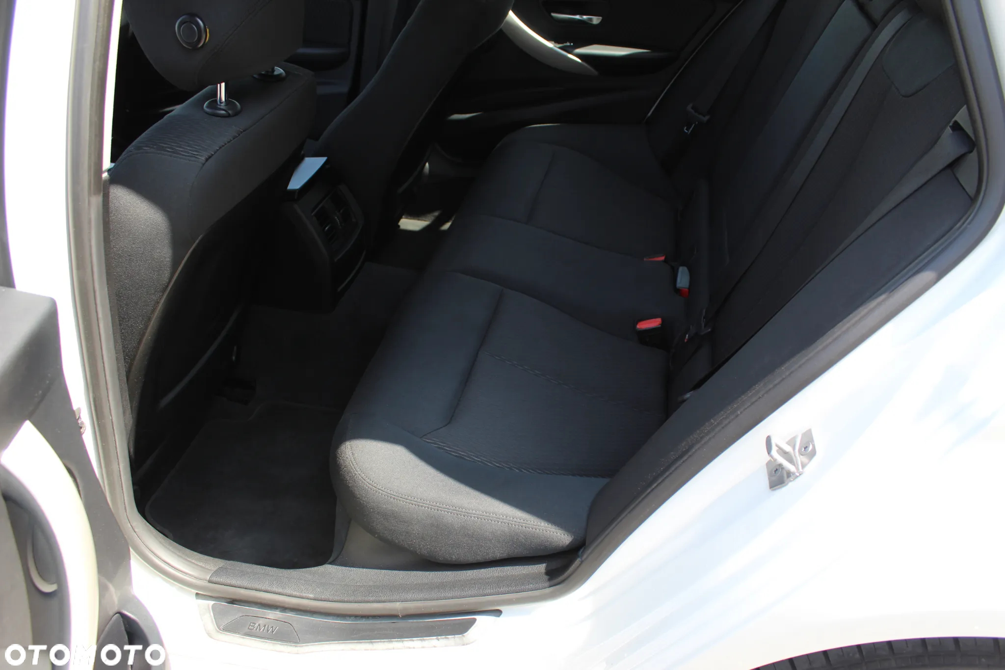 BMW Seria 3 318i - 28