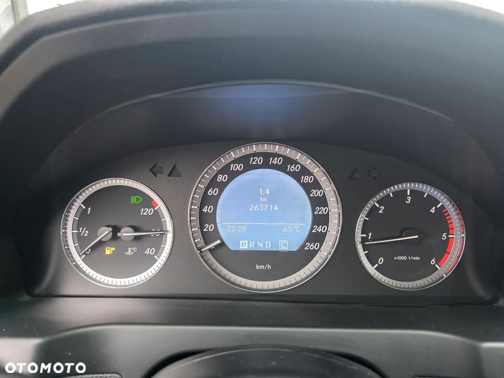 Mercedes-Benz Klasa C 220 CDI DPF Automatik Elegance - 29