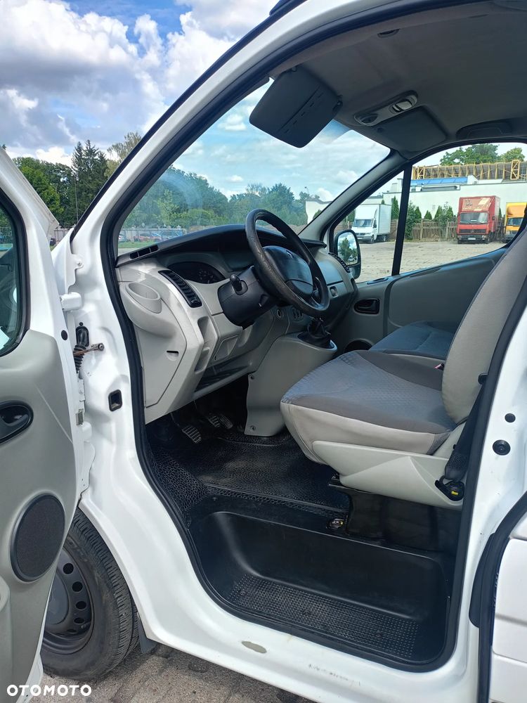 Renault Trafic - 2