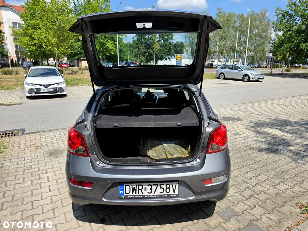 Chevrolet Cruze - 12