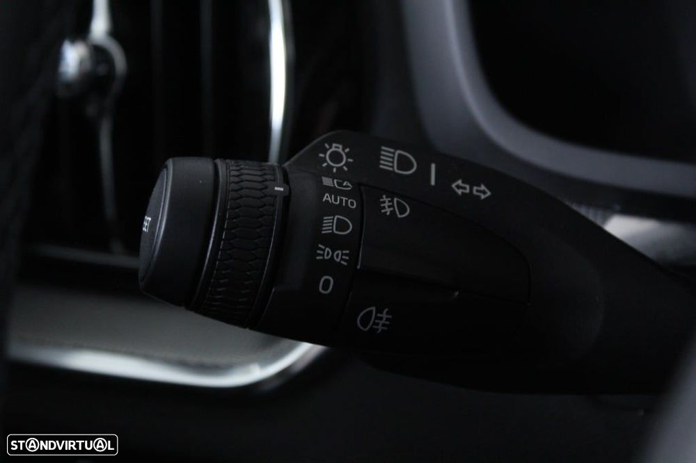 Volvo V60 2.0 T6 AWD TE R-Design - 25