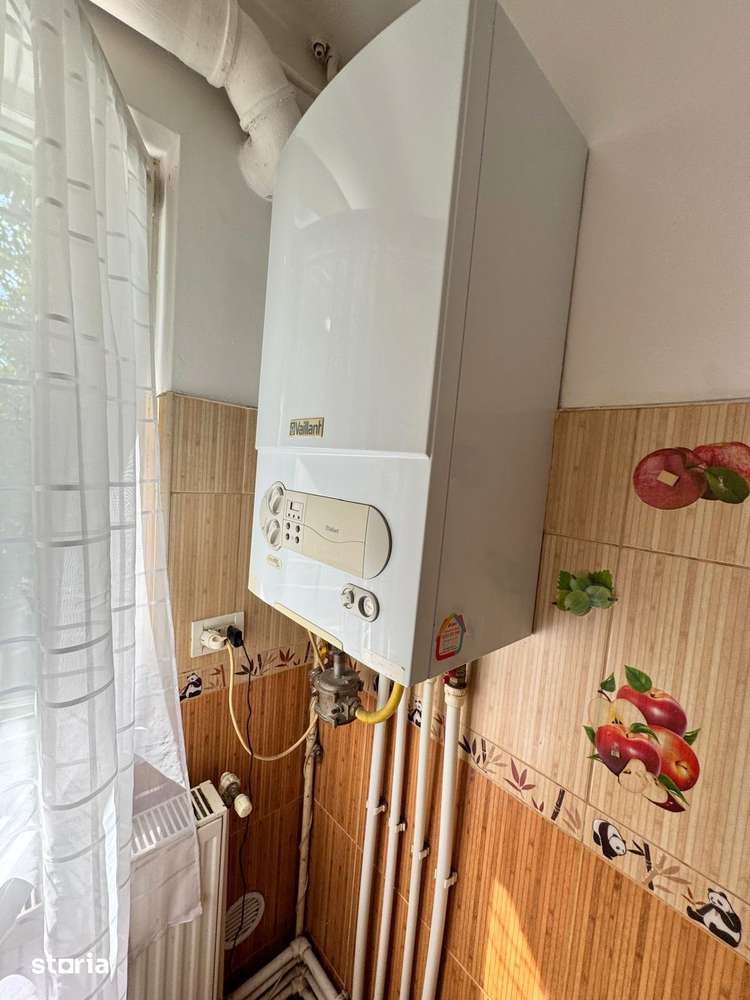 Intersectia TIC TAC - Spital, Apartament 2 cam, etaj 3/4, mobilat — fotografia 3