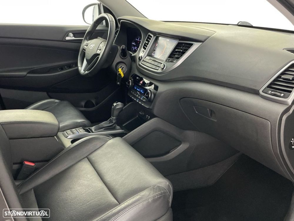 Hyundai Tucson 1.7 CRDi Premium DCT — fotografia 24