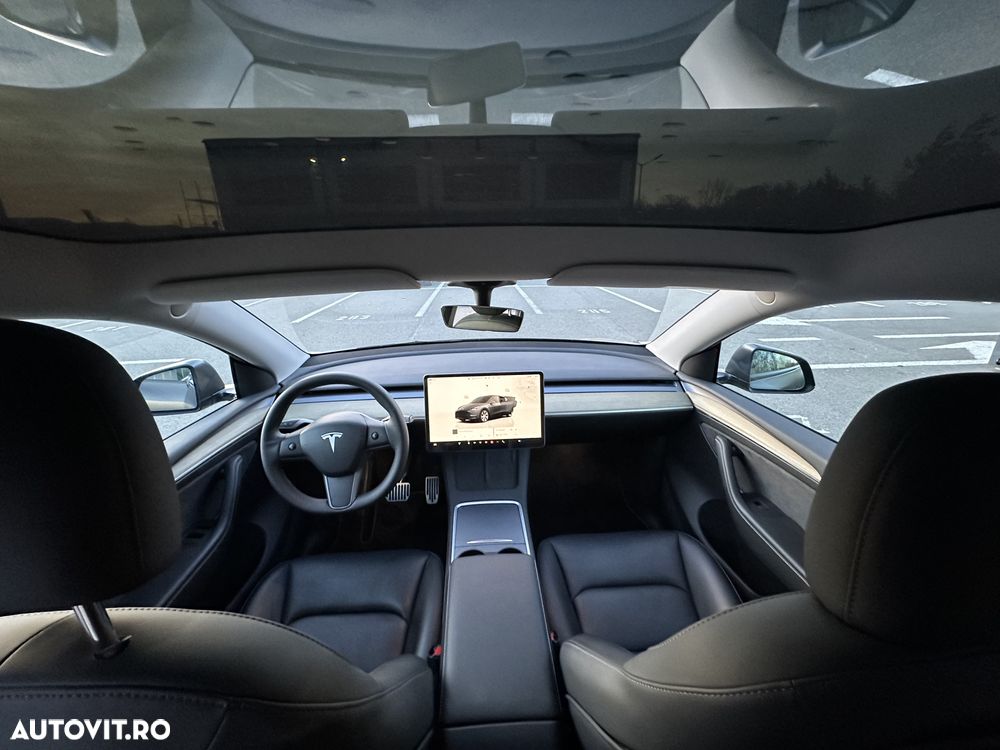Tesla Model Y - 21