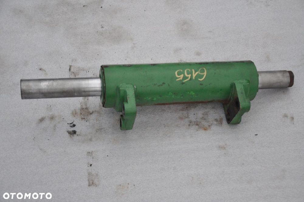 SIŁOWNIK SKRĘTU MOSTU JOHN DEERE 6155R - 2