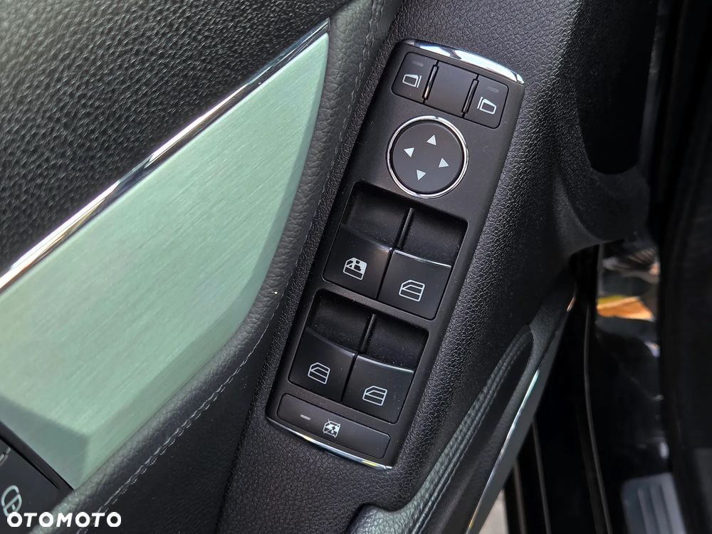 Mercedes-Benz Klasa C 220 CDI DPF Automatik Avantgarde - 25