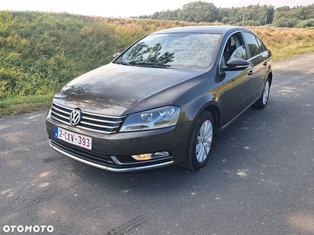 Volkswagen Passat 2.0 TDI Highline - 12