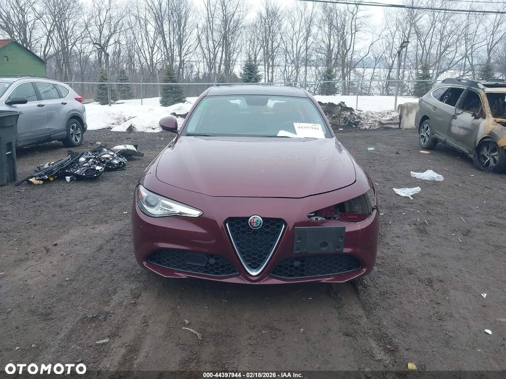 Alfa Romeo Giulia - 25