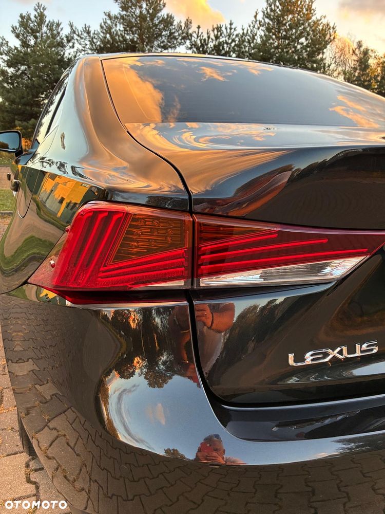 Lexus IS 200t Elegance - 15